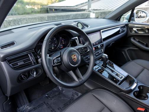 2025 Porsche Macan T
