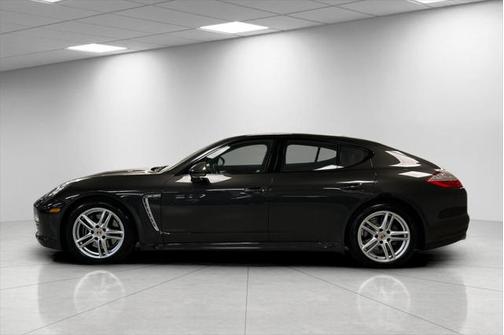 2013 Porsche Panamera 4 Platinum Edition