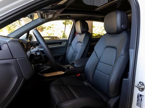 2025 Porsche Cayenne S