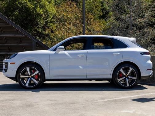 2025 Porsche Cayenne S