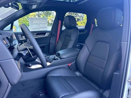 2025 Porsche Cayenne S