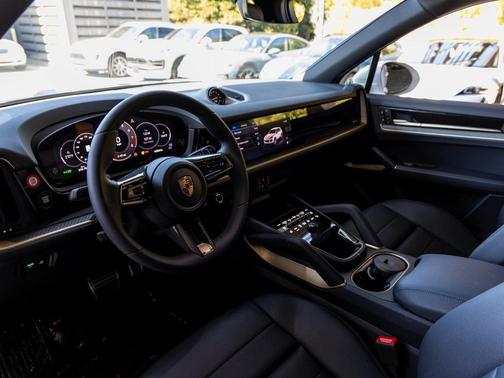 2025 Porsche Cayenne S