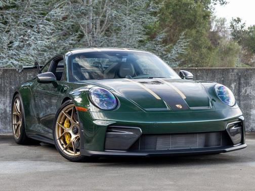 Oak Green Metallic Neo 2026 Porsche 911 GT3