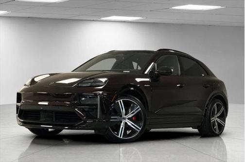 2024 Porsche Macan Turbo