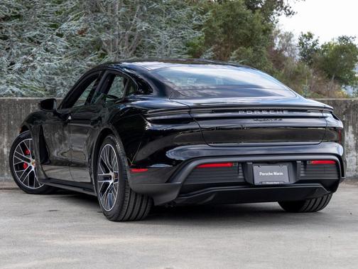 2025 Porsche Taycan 4S