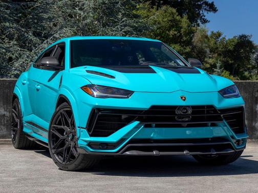 Blu Cepheus Metallic 2024 Lamborghini Urus S