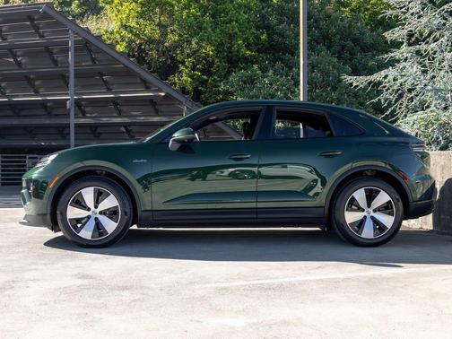 Green Metallic 2026 Porsche Macan Macan Electric