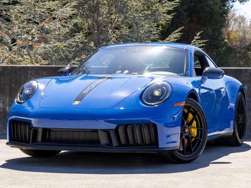 2025 Porsche 911 Carrera GTS