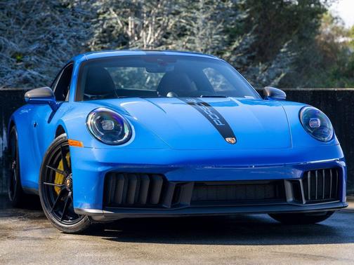 2025 Porsche 911 Carrera GTS