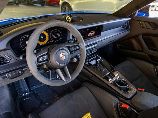 2025 Porsche 911 Carrera GTS