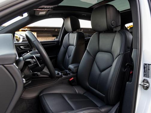 2025 Porsche Macan T