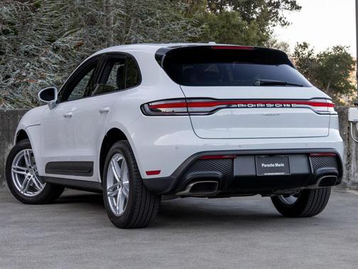2025 Porsche Macan T