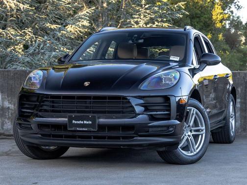 Jet Black Metallic 2020 Porsche Macan Macan