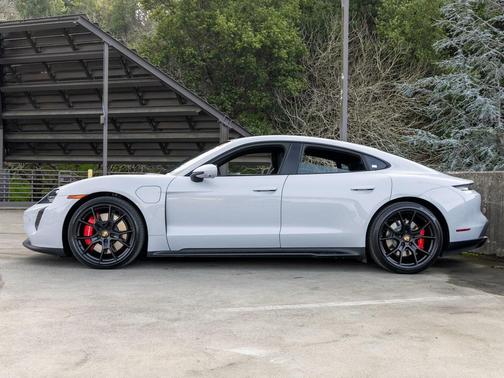 2023 Porsche Taycan GTS
