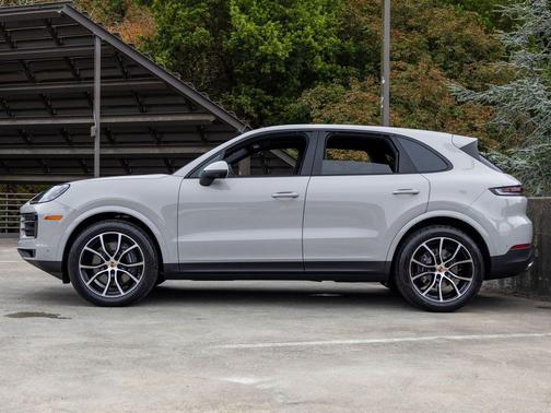 Chalk 2026 Porsche Cayenne Cayenne