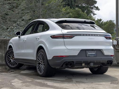 White 2021 Porsche Cayenne Cayenne