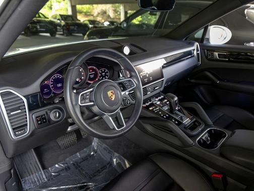 White 2021 Porsche Cayenne Cayenne