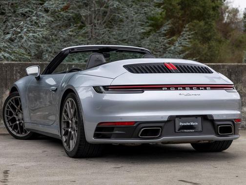 2022 Porsche 911 Carrera