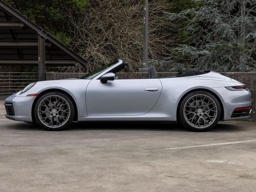 2022 Porsche 911 Carrera