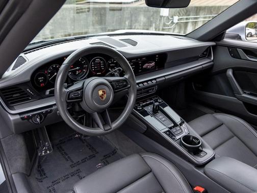 2022 Porsche 911 Carrera