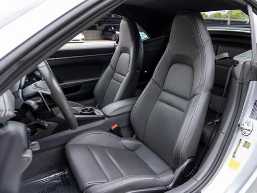 2022 Porsche 911 Carrera