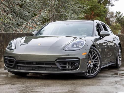 2023 Porsche Panamera 4