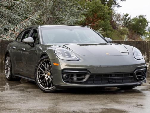 2023 Porsche Panamera 4