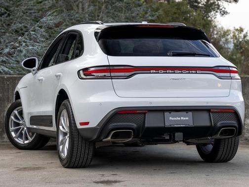 2026 Porsche Macan 