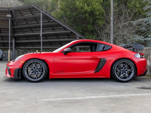 2023 Porsche 718 Cayman GT4 RS