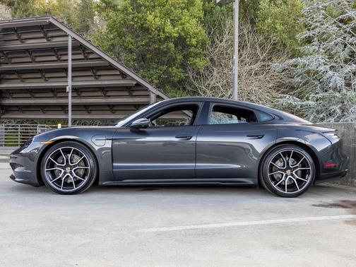 2026 Porsche Taycan 4