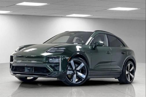 2024 Porsche Macan Turbo