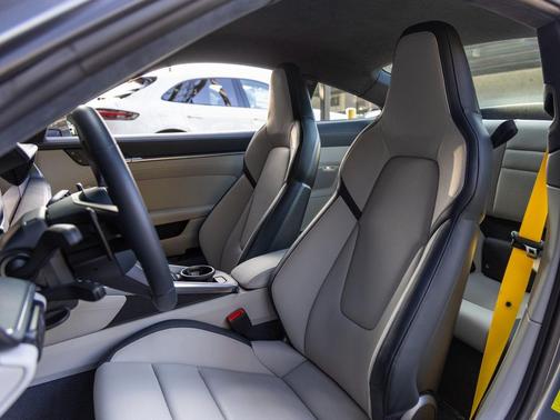 2025 Porsche 911 Carrera GTS