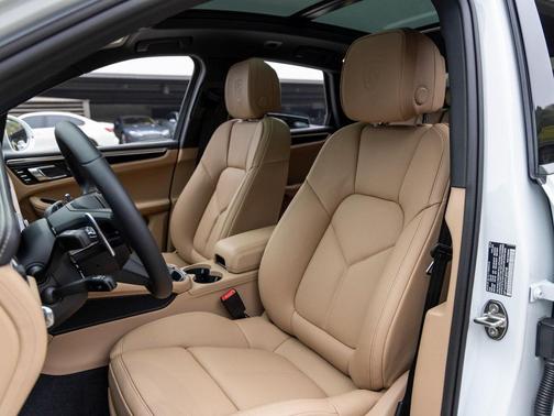 2026 Porsche Macan T