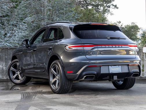 2026 Porsche Macan 