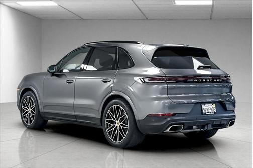 2024 Porsche Cayenne Base (Tiptronic)