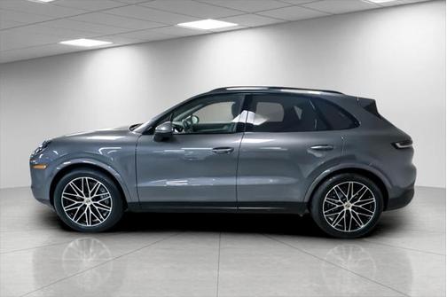 2024 Porsche Cayenne Base (Tiptronic)