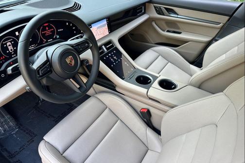 2025 Porsche Taycan 4