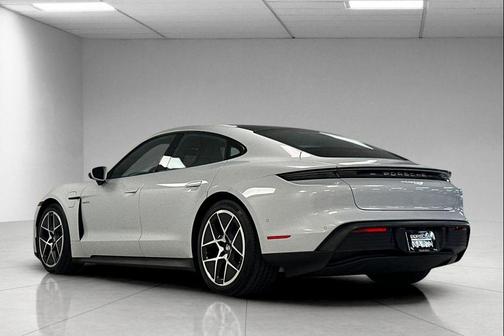 2025 Porsche Taycan 4