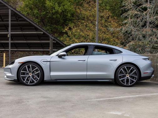 2025 Porsche Taycan 
