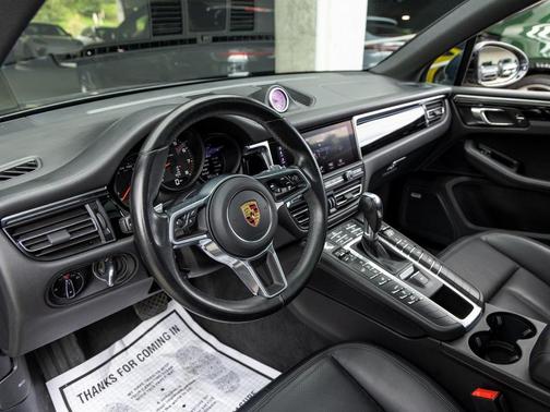 2021 Porsche Macan 