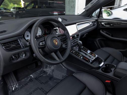 Chalk 2026 Porsche Macan Macan