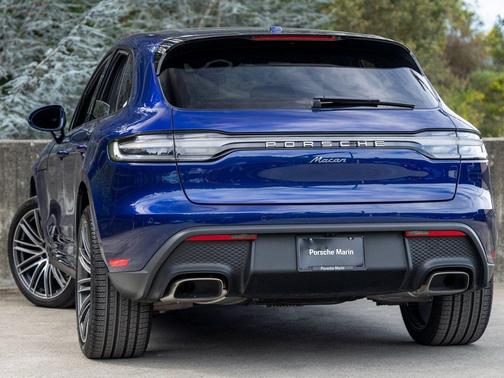Gentian Blue Metallic 2025 Porsche Macan T