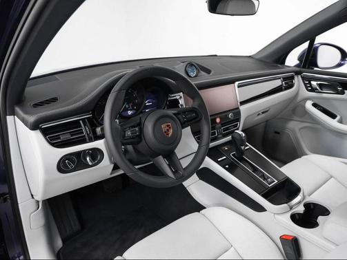 2025 Porsche Macan T