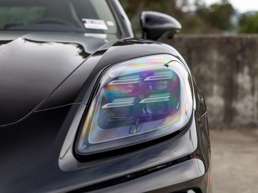 2025 Porsche Panamera 4