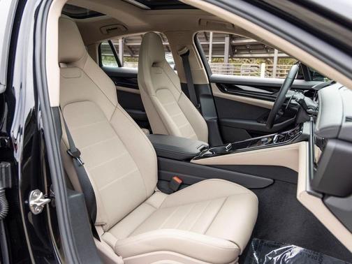 2025 Porsche Panamera 4