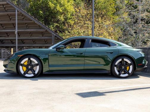 2025 Porsche Taycan Turbo S