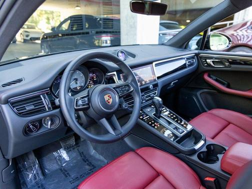2025 Porsche Macan S