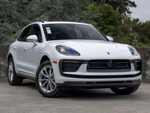 Carrara White Metallic 2026 Porsche Macan Macan