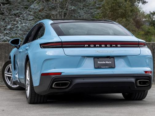 2025 Porsche Panamera 4