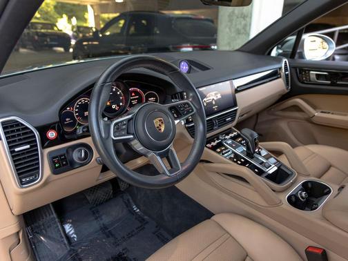 Dolomite Silver Metallic 2020 Porsche Cayenne Cayenne